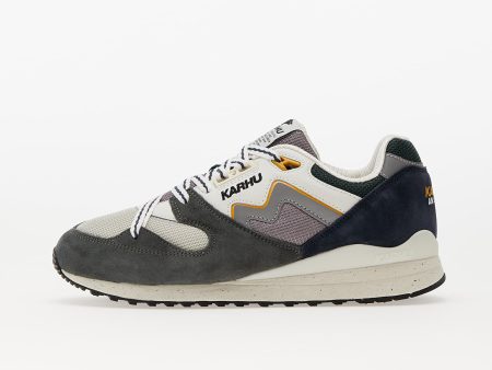 Karhu Synchron Classic Gunmetal/ Bright White