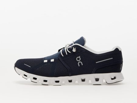 On M Cloud Midnight/ White