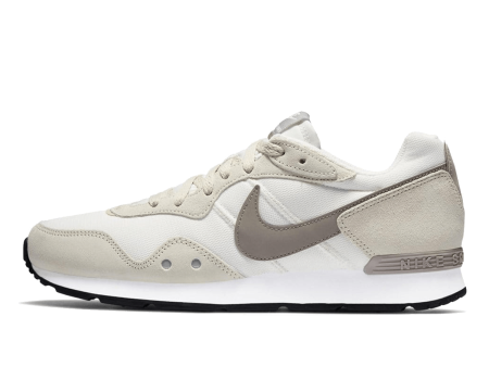 NIKE VENTURE RUNNER