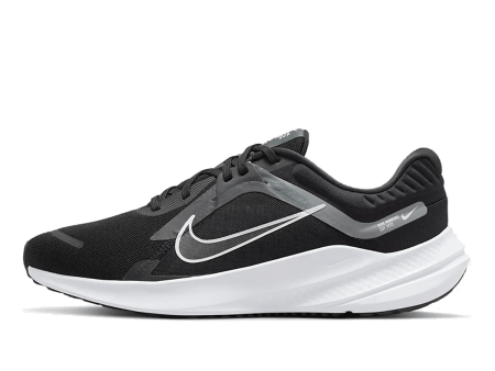 NIKE QUEST 5