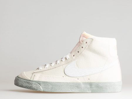 Blazer Mid 77 EMB